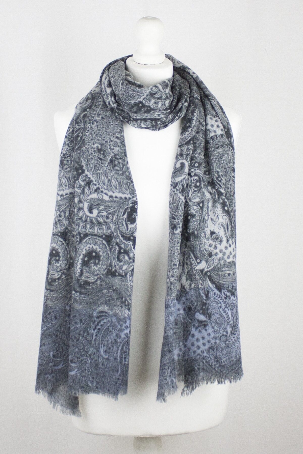 Sciarpa in lana merino con foglie e fiori intricati - Blu