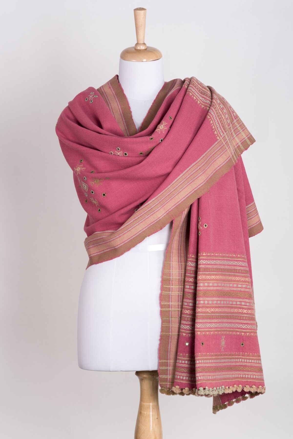 Scialle in lana con ricamo a specchio e bordo spesso - Rosa