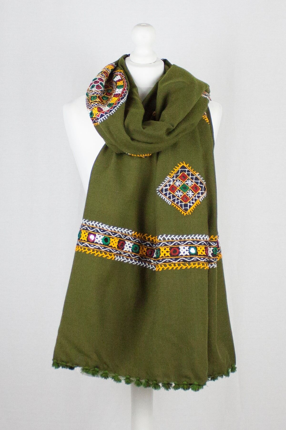 Scialle in lana con ricamo Sindh - Verde oliva