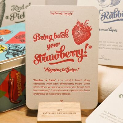 Tarjeta tipográfica Bring back your Strawberry, humor, expresión, cocina, vintage, papel reciclado muy grueso, rojo