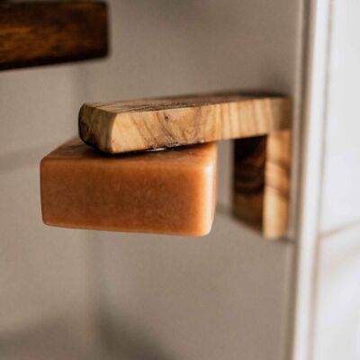 Magnetic soap holder made of olive wood