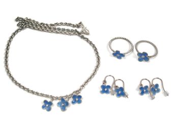 Boucles d'oreilles délicates en argent sterling avec fleurs émaillées bleu clair 5