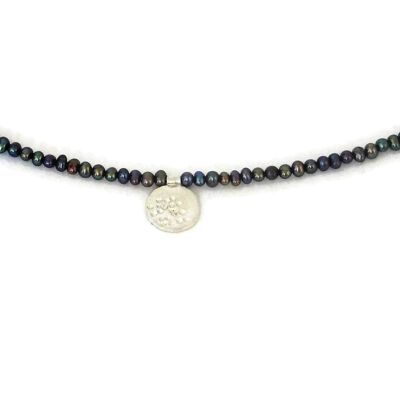 Collana di perle naturali con pendente a cerchio in argento sterling