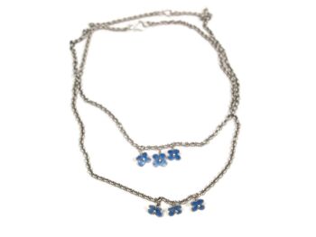 Délicat collier en argent massif avec fleurs émaillées bleu clair 4