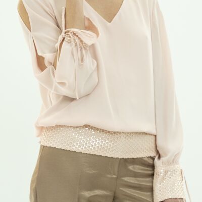 Flowy blouse with appliques / Pink