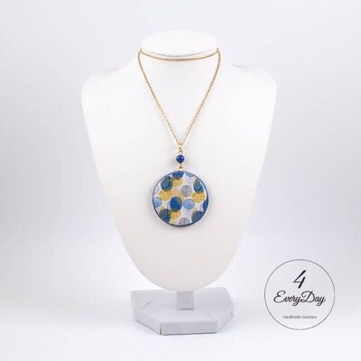 Medallion : Blue and yellow leaves