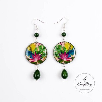 Earrings : tropical pink background