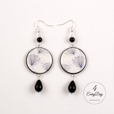 Earrings : black and white dandelions