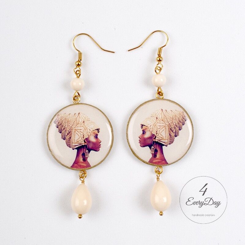 Afrikanische Frau Holzohrringe