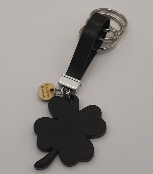 Clover keychain zwart XL