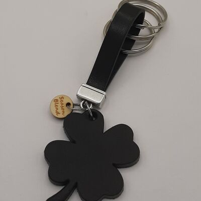 Clover keychain black XL