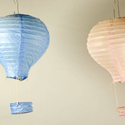 Hängende Heißluftballons aus Papier