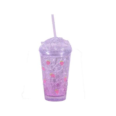 Vaso de plástico rosa con pajita