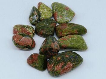 Epidote-Unakit, pierres roulées, paquet de 200 g., Afrique du Sud