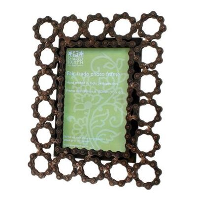 Photo frame, recycled bike chain, 4x6” photo (ASP18700)