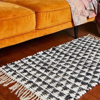 Tapis Chindi rag coton recyclé fait main triangles crème noir 60x90cm (ASP2287) 3