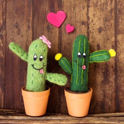 Greetings card, cacti in pots (FM232)