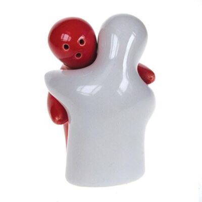 Salt and pepper pots hugging red and white (HCSP808)