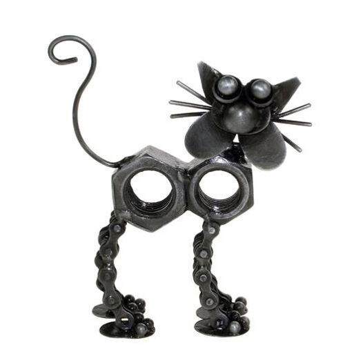 Cat, recycled bike chain and metal nut (NA18704)