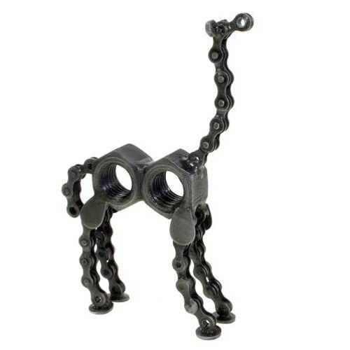 Giraffe, recycled bike chain and metal nut (NA18705)