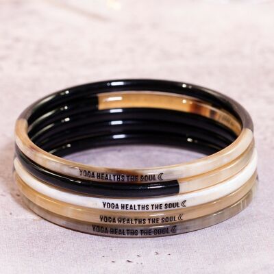 1 3 mm Hornband "YOGA HEALTHS THE SOUL" - Schwarz