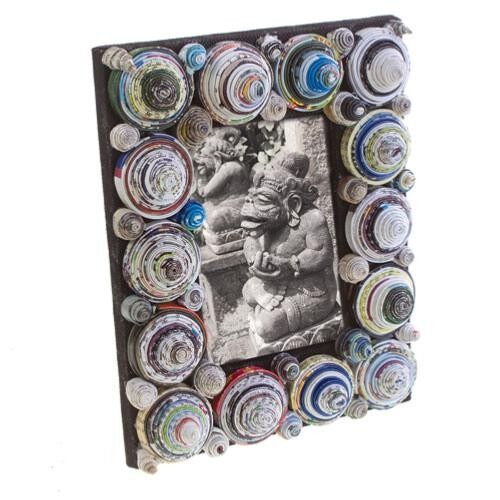 Photo frame, coiled circles of recycled paper, up to 5x3.5inch photo (RE015)