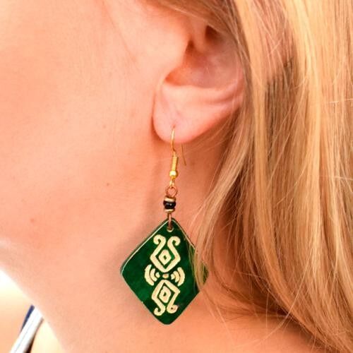 Earrings gourd diamond shape + bead, green (Z2723)