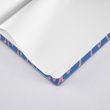 Flower Power - Graphique S | carnet nuuna A6 | Grille de points de 2,5 mm | 176 pages numérotées | Papier premium 120 g | cuir bleu | produit durablement en Allemagne 10