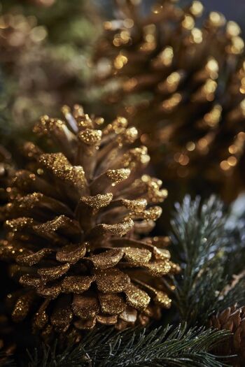 Kerststuk theelicht houder - White Berry | 45cm / 2L | Décoratif kerststuk gemaakt uit natuurlijke materialen en voorzien van twee waxinehouders | Kerst décoration | Esprit 2