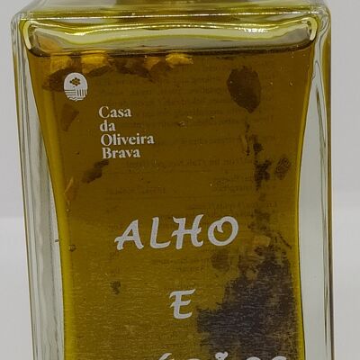 Olio d'oliva aromatizzato all'aglio e origano