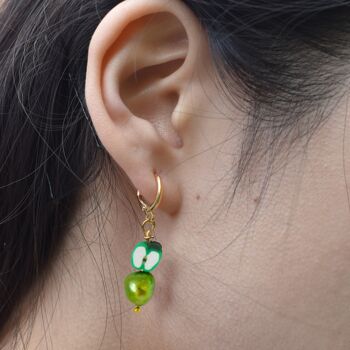 Boucles d'oreilles pommes vertes et perles d'eau douce vertes 3
