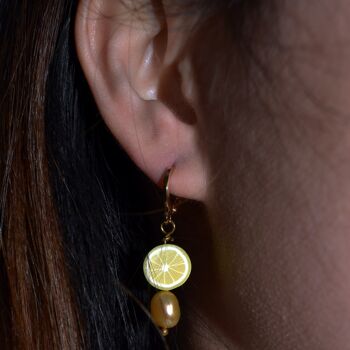 Boucles d'oreilles perles d'eau douce citron et or 3