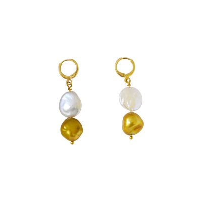 Aretes de perlas de agua dulce con moneda y campana