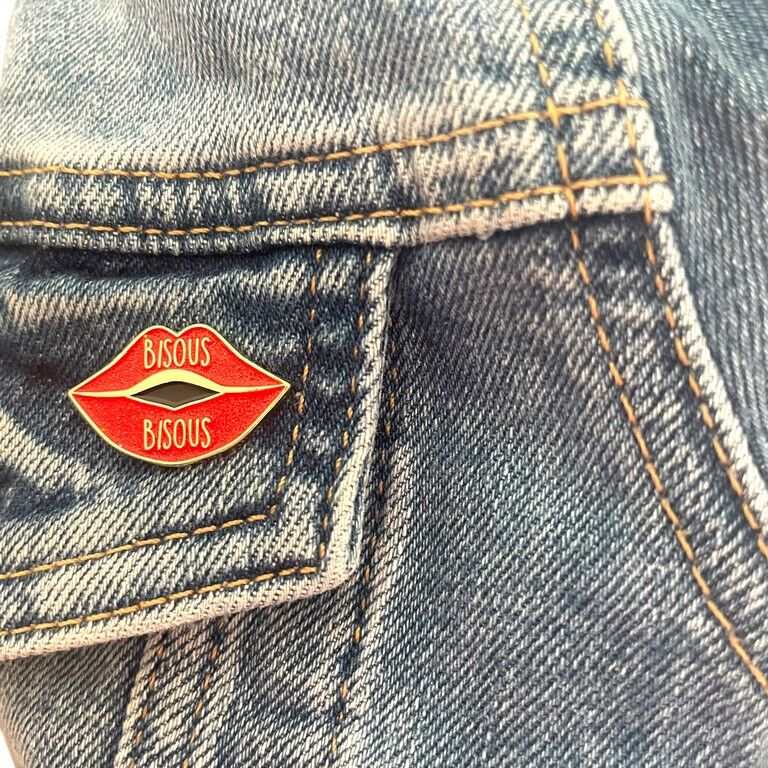 Kissing pins