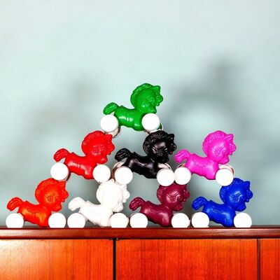 Spielzeugpony aus Kunststoff (verschiedene Farben)