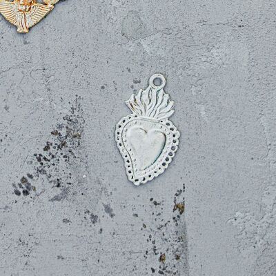 Milagro sacred heart silver lace