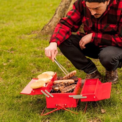 CAJA DE HERRAMIENTAS PARA BBQ