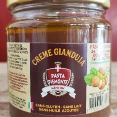 Gianduja paste with 63% hazelnuts from Piedmont
