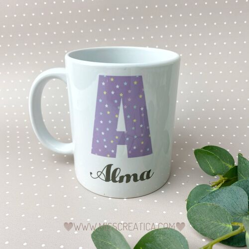 Taza con inicial y nombre