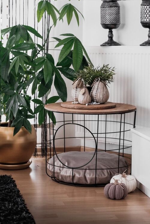 Decorative animal house and side table from Naturn Living | Cat bed | Wire basket / side table | Pet basket | Matt black