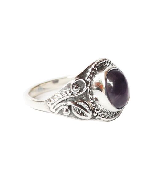 Victorian Style Oval Silver Ring with Stone - Black Onyx
