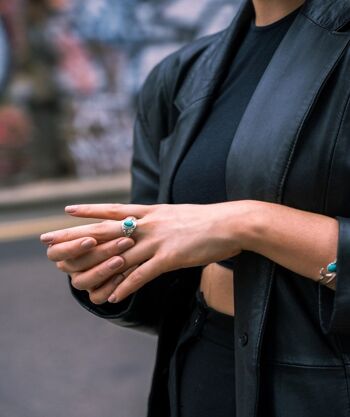 Bague en argent ovale de style victorien avec pierre - Améthyste violette 10