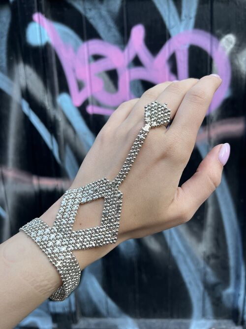 Cuffed Cut Out Diamond Hand Harness - Silver