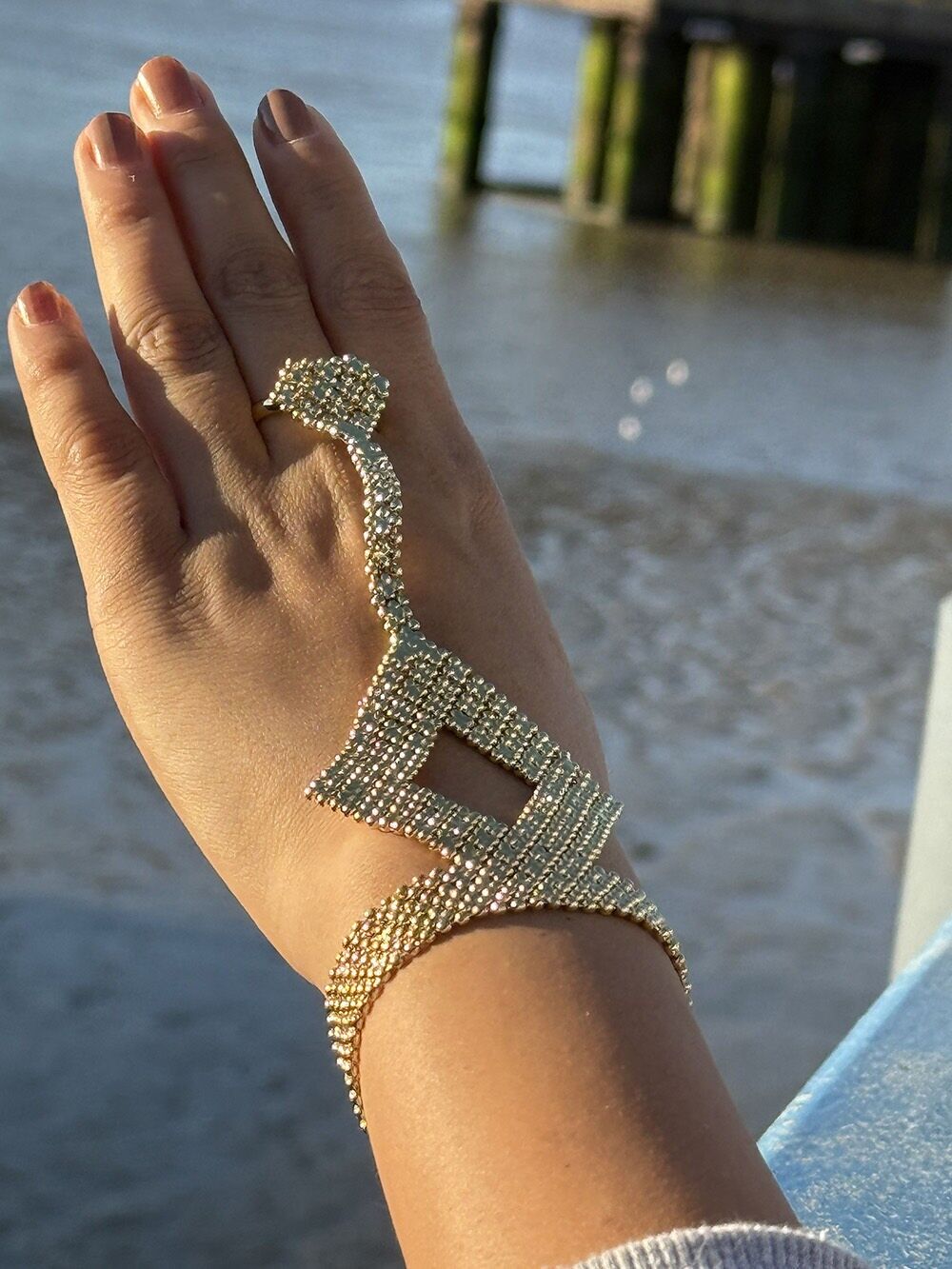 Imbracatura a mano con diamanti intagliati con risvolto - Oro