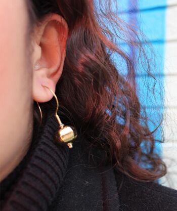 Boucles d'oreilles mini pendantes dorées 5