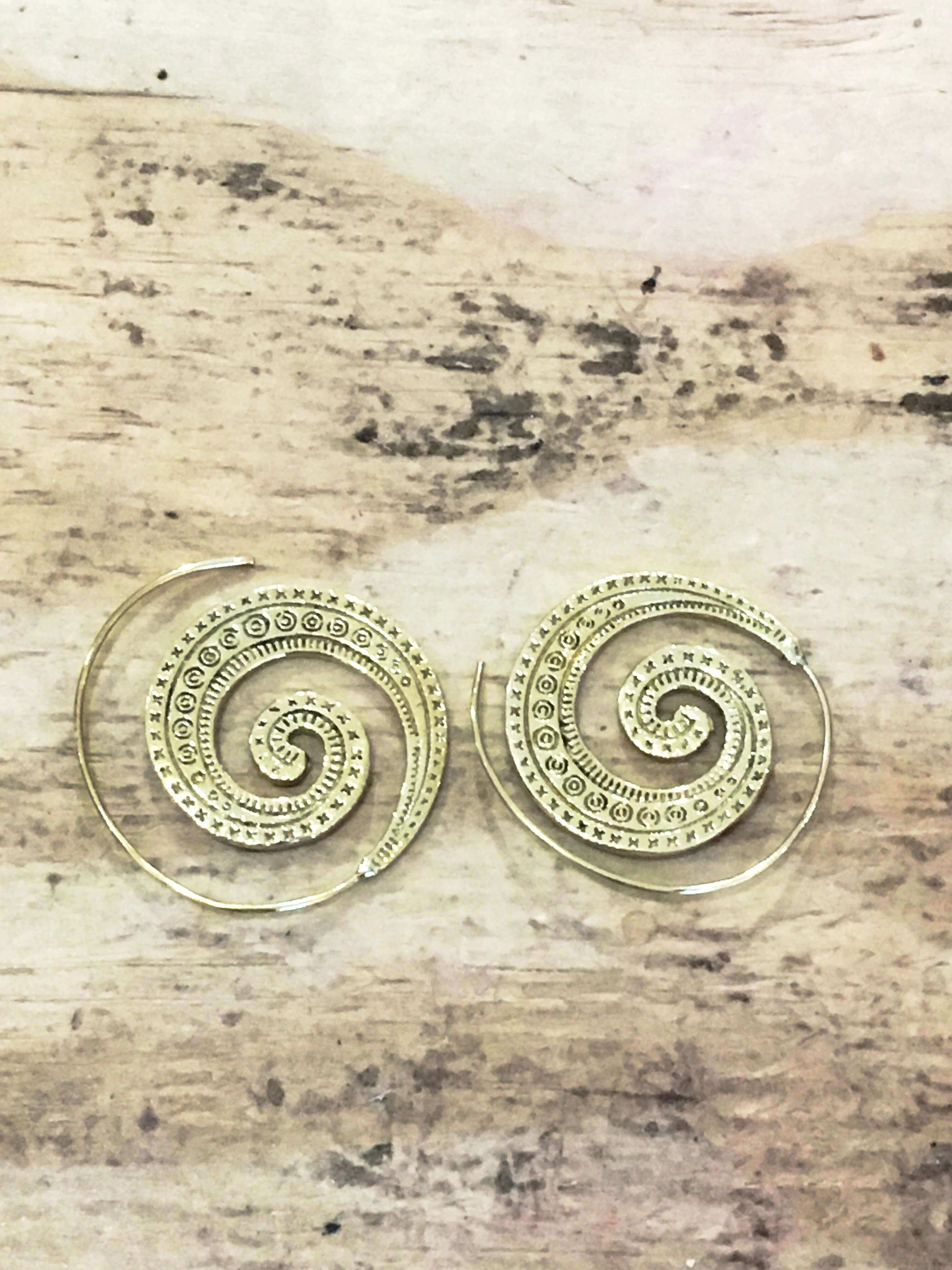 Pendientes Espiral Dorada