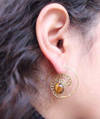 Boucles d'oreilles tribales avec pierre - Or et blanc 5