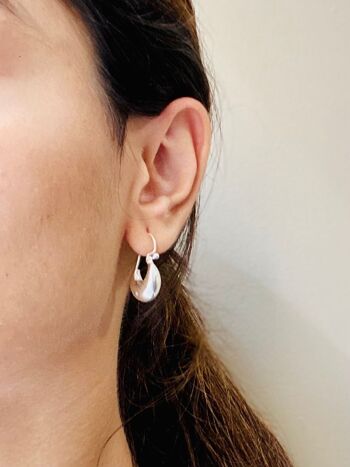 Boucles d'oreilles créoles audacieuses - Argent petit 4