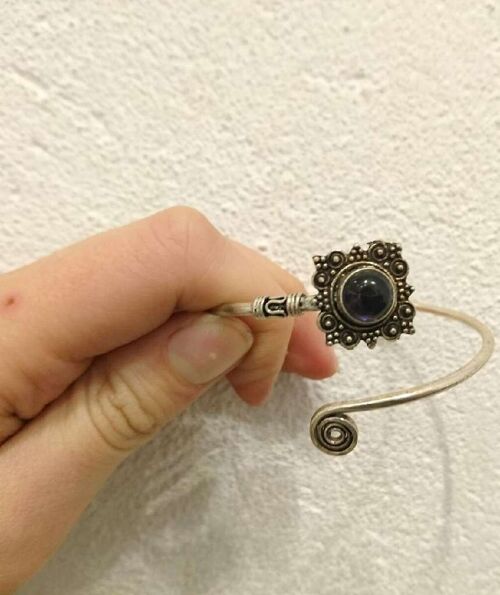 Curled Stone Bracelet - Silver & Black