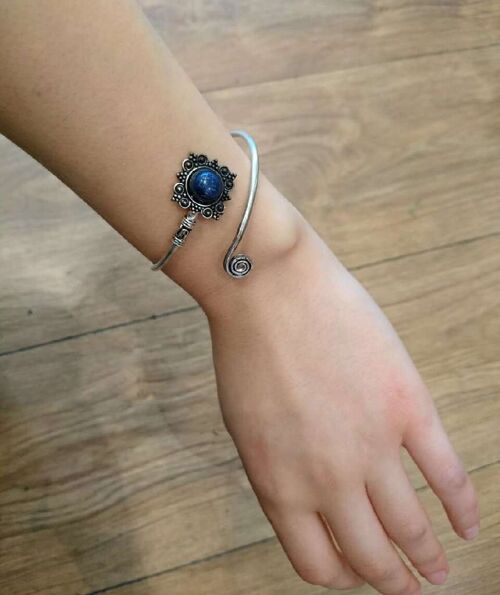 Curled Stone Bracelet - Silver & Blue